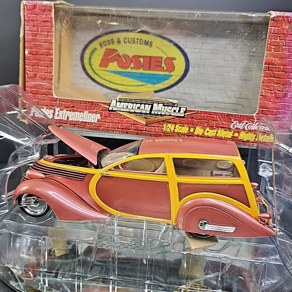 Ertl American Muscle 1:24 Posies Extremeliner 1/24 Scale Die-cast In Box !